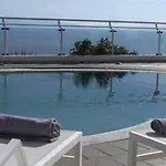 Villa Luxury With Pool And Garden