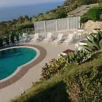 Luxury With Pool And Garden Villa