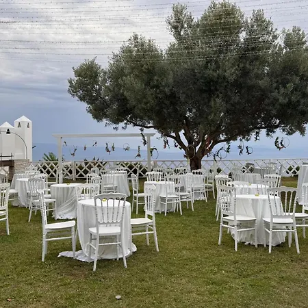 Luxury With Pool And Garden * Ricadi