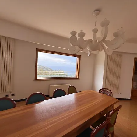 Luxury With Pool And Garden