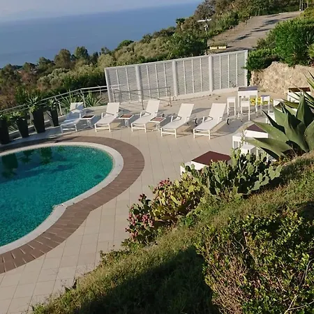 Luxury With Pool And Garden Villa