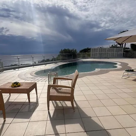 Luxury With Pool And Garden Villa *