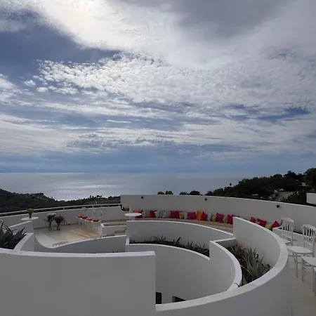 Βίλα Luxury With Pool And Garden Ricadi