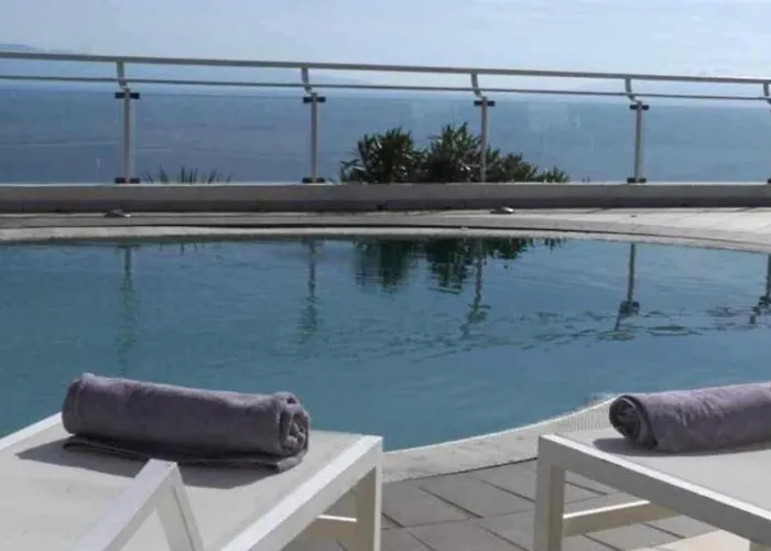 Villa Luxury With Pool And Garden