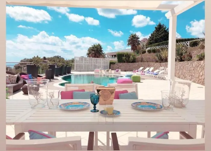 Luxury With Pool And Garden Villa Ricadi