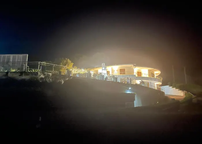 Luxury With Pool And Garden Villa *