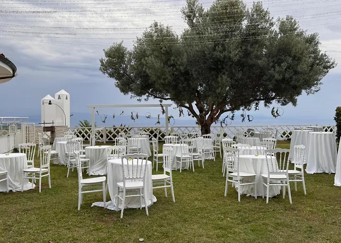 Luxury With Pool And Garden * Ricadi